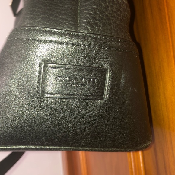 Authentic Coach Leather Crossbody Bag - Picture 4 of 8